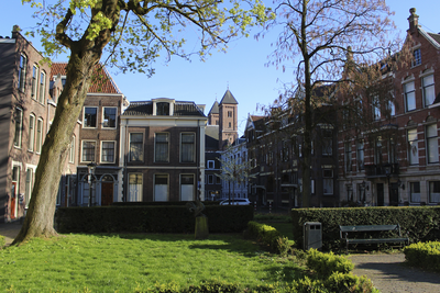 900518 Gezicht in de Mariahoek te Utrecht, tijdens de lente.